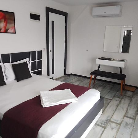 Wb Weekend Otel Bodrum ภายนอก รูปภาพ